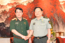 Le président du Département général des politiques de l’Armée populaire du Vietnam en Chine