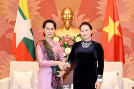 La présidente de l’AN reçoit la conseillère d’État du Myanmar