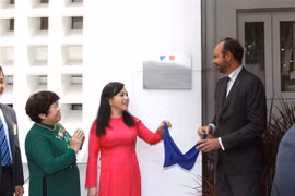Le PM français inaugure le Pôle France Santé à Ho Chi Minh-Ville