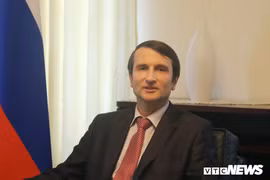 Le ministre conseiller de l'Ambassade russe au Vietnam présente les préparatifs de World Cup 2018