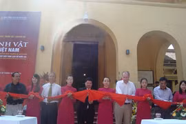 Ouverture d’une exposition sur les animaux symboliques du Vietnam 
