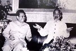 Le Vietnam va "suivre les pas du président laotien Kaysone Phomvihane"