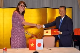Aide japonaise pour le déminage au Vietnam
