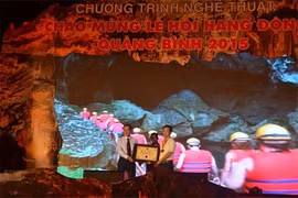 Ouverture de la fête des grottes de Quang Binh 2015 