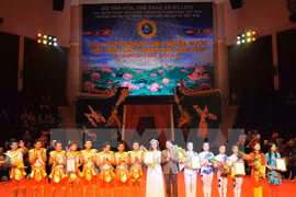 Clôture du concours de cirque 2015 Vietnam-Laos-Cambodge