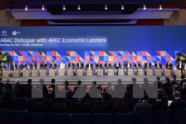 APEC 23: le président Truong Tan Sang poursuit ses activités aux Philippines