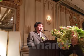 Tran Mai Hanh reçoit le prix littéraire de l’ASEAN