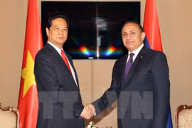 Echange d’amitié à l’occasion des fêtes nationales vietnamienne et arménienne