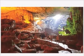 Baie de Ha Long, des îles karstiques aux grottes