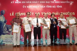 Ha Tinh : cérémonie de remise des 6es prix littéraires Nguyên Du 