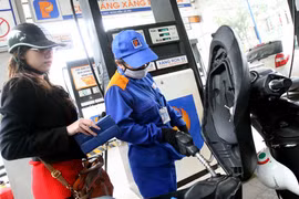 Le prix de l’essence baisse de 391 dôngs le litre