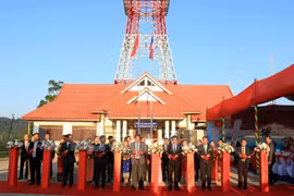 Le Vietnam remet la Télévision de la province d’Oudomxay au Laos