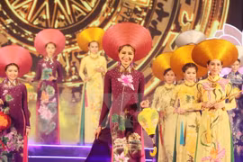 Fête de l’ao dai au Temple de la Littérature de Hanoi 