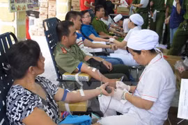 HCM-Ville : des milliers de personnes donnent de sang lors du "Dimanche rouge"