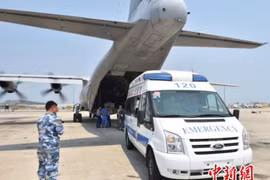 La Chine déploie un avion de transport sur le récif de Chu Thap 