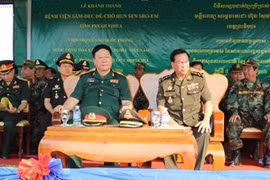 Inauguration d'un hôpital au Cambodge avec une aide financière du Vietnam