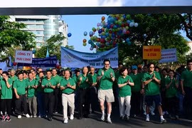 Marche philanthropique Lawrence S.Ting à Hô Chi Minh-Ville