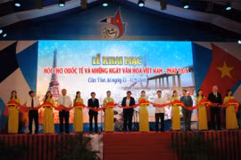 La Foire internationale et les Journées culturelles Vietnam-France à Can Tho