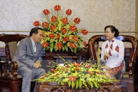 Coopération efficiente dans le travail du front entre HCM-Ville et Vientiane