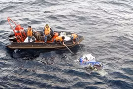 CASA-212: un siège repêché, les recherches continuent