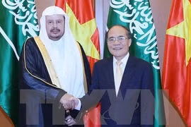 Le Président du Conseil de la Choura d’Arabie saoudite termine sa visite officielle au Vietnam