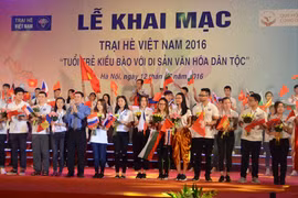 Ouverture du camp d'été des jeunes Viêt kiêu à Hanoi