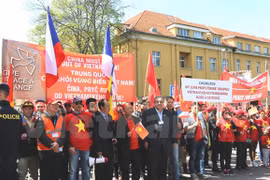 Les Vietnamiens en R.tchèque protestent contre les actes de la Chine en Mer Orientale