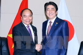 Le PM Nguyen Xuan Phuc rencontre ses homologues japonais et néo-zélandais