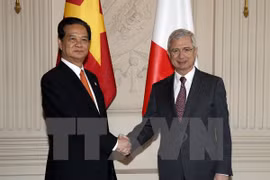 Claude Bartolone au Vietnam, visite qui contribue au partenariat stratégique franco-vietnamien