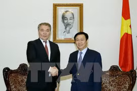 Le Vietnam accorde une grande priorité à ses relations avec la Russie 
