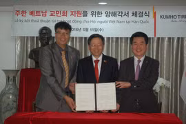 Kumho Tire accordera 120.000 dollars à l'Association des Vietnamiens en R.de Corée