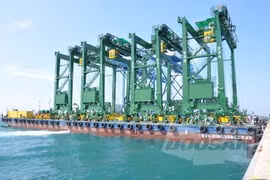 Doosan Vina exporte des grues portiques à roues de caoutchouc en Arabie Saoudite