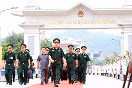 Échange d'amitié de la défense frontalière Vietnam-Chine
