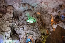Thiên Hà, une galaxie nichée dans la montagne à Ninh Binh