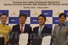 Vietnam Airlines et ANA Holdings signent un contrat d'achat et de vente d'actions