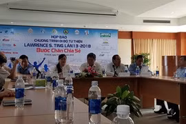Marche Lawrence S. Ting à Hô Chi Minh-Ville