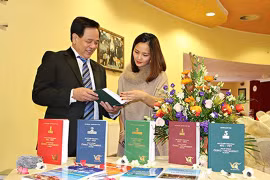 Présentation du 5e volume du dictionnaire tchèque-vietnamien à Prague