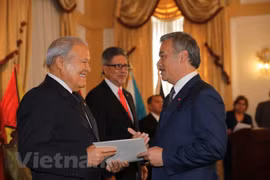 Le président du Salvador apprécie la coopération multiforme avec le Vietnam