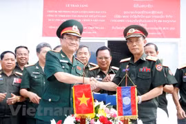 Laos : inauguration d'un centre d’entraînement en simulation construit avec l'aide du Vietnam