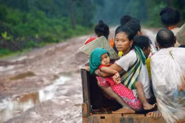 Effondrement d'un barrage au Laos : le ministère vietnamien de la Défense débloque 50.000 dollars