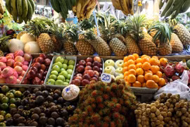 Les fruits et légumes thaïlandais affluent vers le marché vietnamien