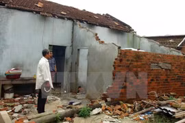 Aides laotiennes pour les victimes vietnamiens des catastrophes naturelles