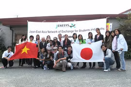 Echange entre jeunes japonais et vietnamiens
