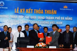 Da Nang et Vietnam Airlines collaborent dans la promotion du tourisme et du commerce