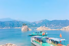 Coopération efficace pour le développement touristique autour du lac de Hoa Binh