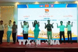 Echange entre étudiants Vietnam-Laos-Cambodge