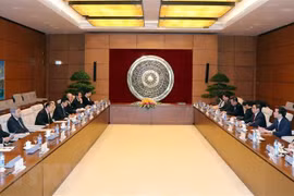 Un responsable du Parti reçoit l’envoyé spécial du Premier ministre japonais