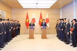 Vietnam-Japon : les deux PM président un point presse conjoint