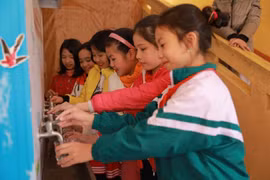 Samsung Electronics Vietnam contribue à l’amélioration de l'hygiène en milieu scolaire