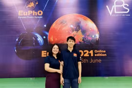 Le Vietnam brille aux Olympiades européennes de physique